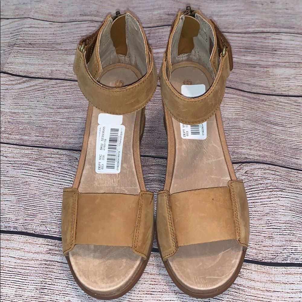 NWOB Sorel Brown Platform Sandals